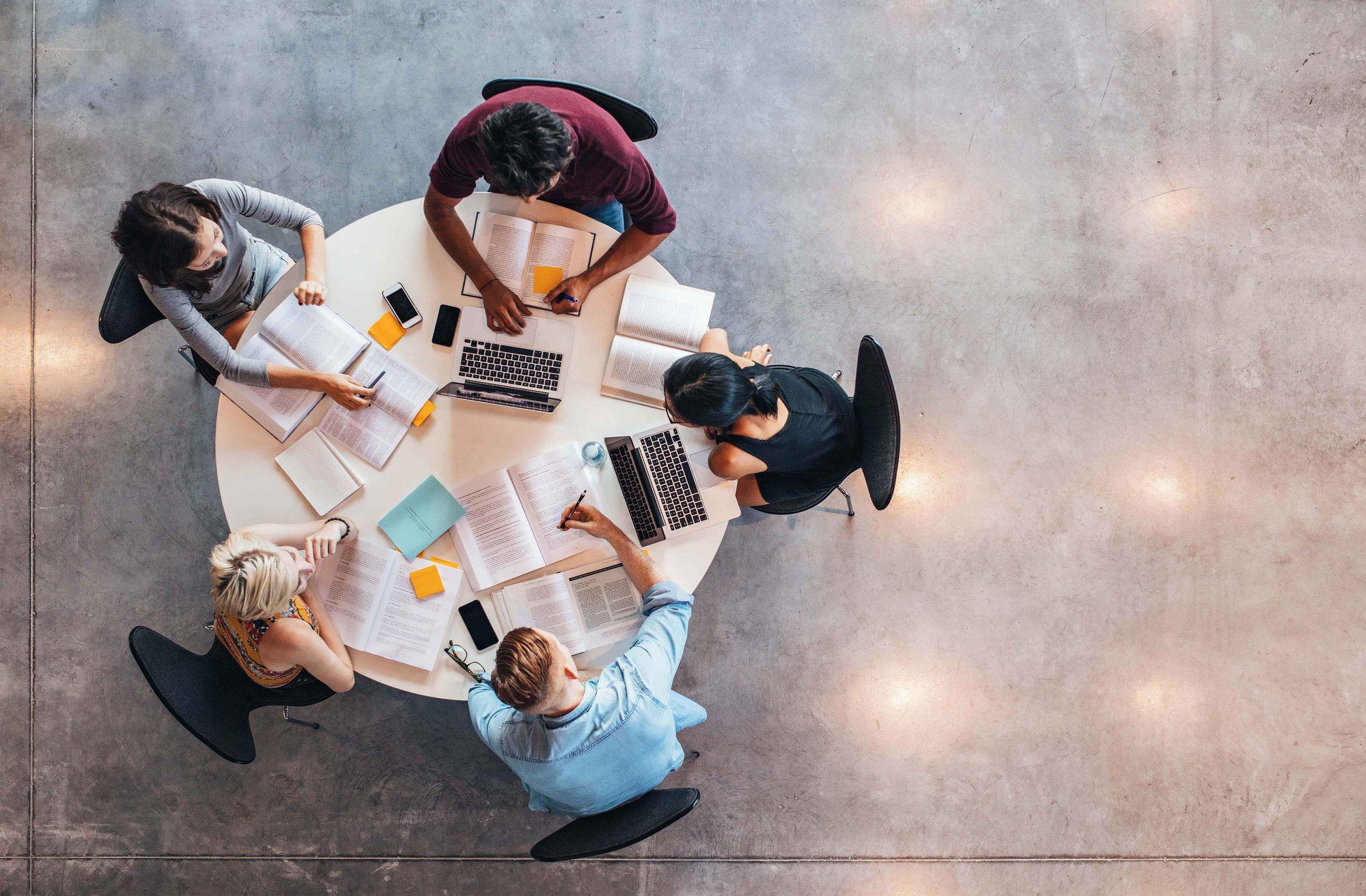 General_Table_AdobeStock_125116512 General_Table_AdobeStock_125116512