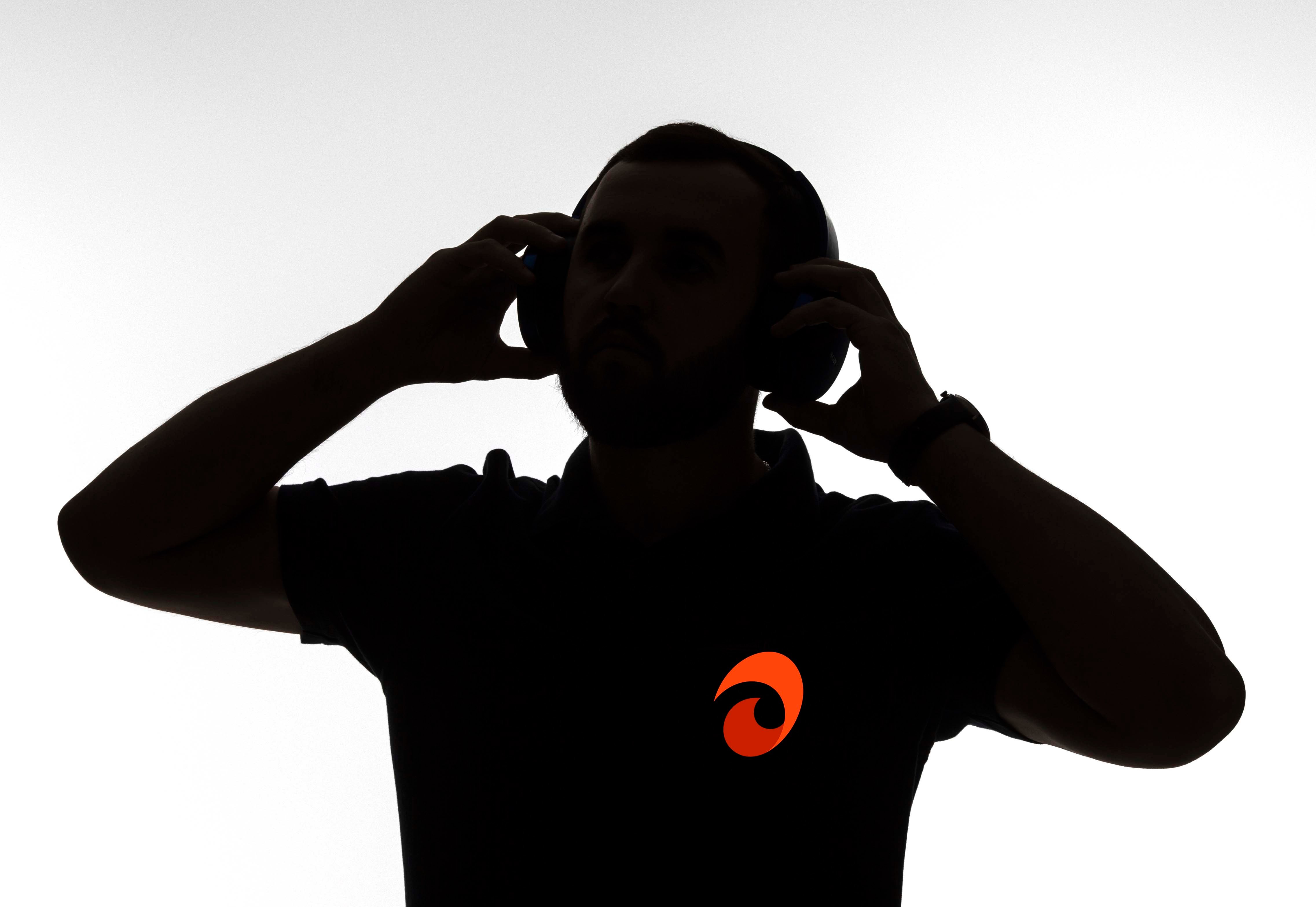 classic-portrait-silhouette-man-1